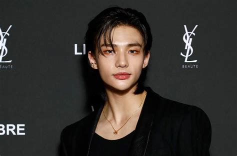 kpop idol versace ambassador|hyunjin Versace.